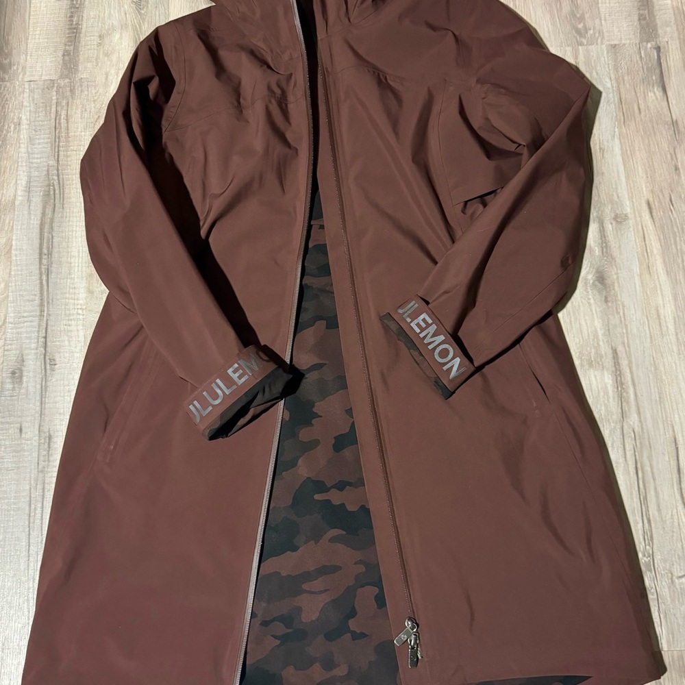 Lululemon coat size 10